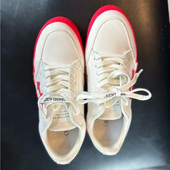 Off-White x virgil abloh Vulcanized Low Top Sneakers - Picture 4 of 11